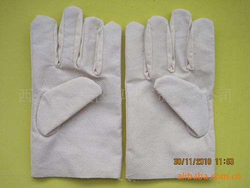 提供优质劳保用品生产加工优质帆布手套滴塑点塑帆布手套